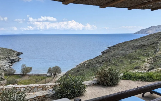 Seaside Bliss Tranquil Retreat on Kythnos Island