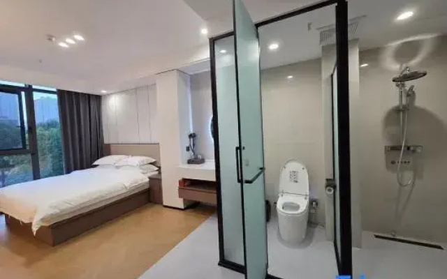 Kaibin Xiangju Hotel (Chengdu East Station Huaishudian Subway Station)