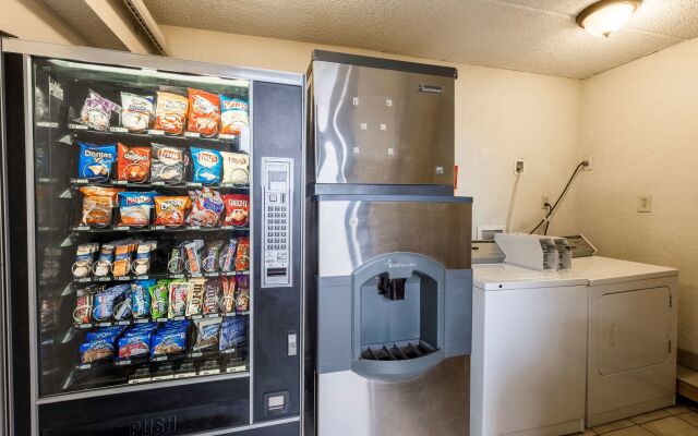 Red Roof Inn PLUS+ Nashville North - Goodlettsville