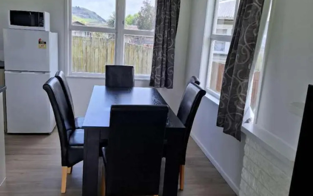 3 Bedroom House A 3 Frank St