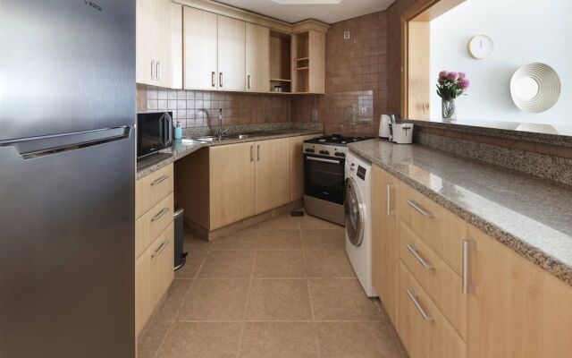 Sleek And Elegant 1BR on The Palm!