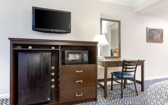 Econo Lodge Hicksville