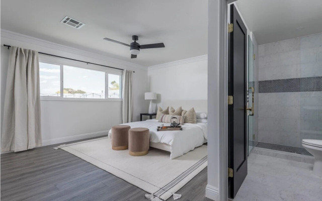 Old Town Fashion-pool-putting Green-bbq Grill