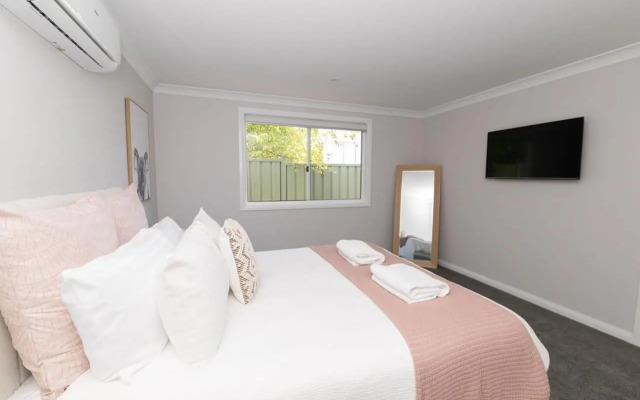Villa on Matthews, Quite, Modern, Fresh, Free Wifi
