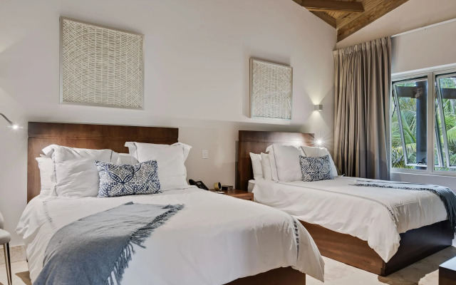 Exquisite Villa w Stunning Ocean Views Gym Golf