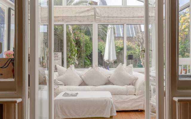 3 Bedroom Family House With Garden