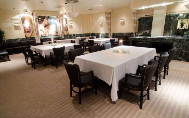 Somerset Inn