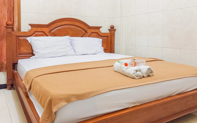 Hotel Shinta 2 near Alun Alun Kertosono