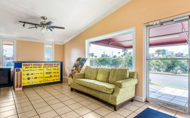 Super 8 by Wyndham Kissimmee-Orlando