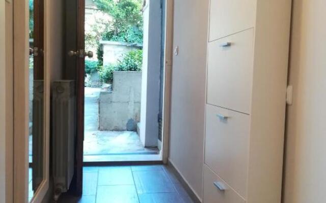 Studio apartman Arni