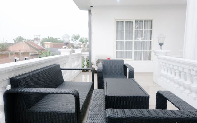 Oyo 696 Hasanah Guest House Syariah de Saphire
