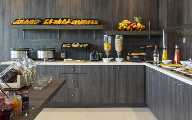 Hôtel Roi Soleil Prestige Plaisir - St Quentin