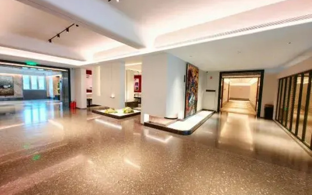 Qiqihar Lakeside Hotel