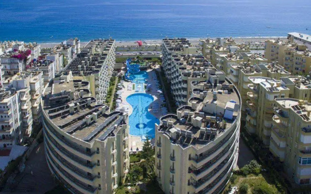 May Garden Club Hotel