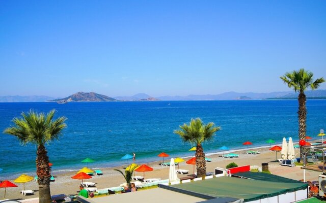 Aquila Beach Hotel