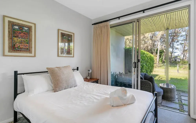 3-bed Seaside Serenity Escape at Long Beach