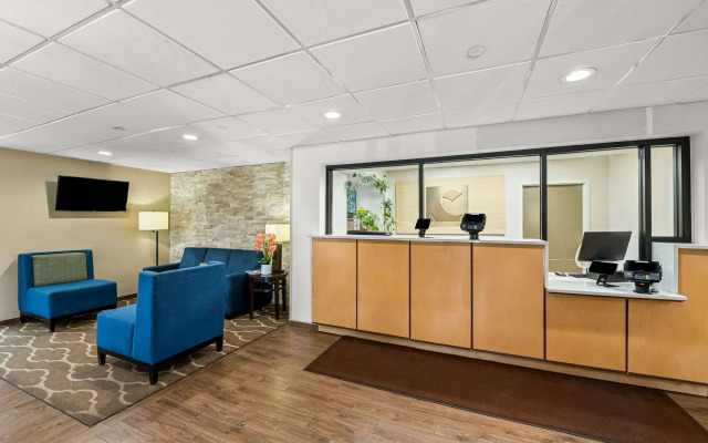 Comfort Inn & Suites Durham near Duke University