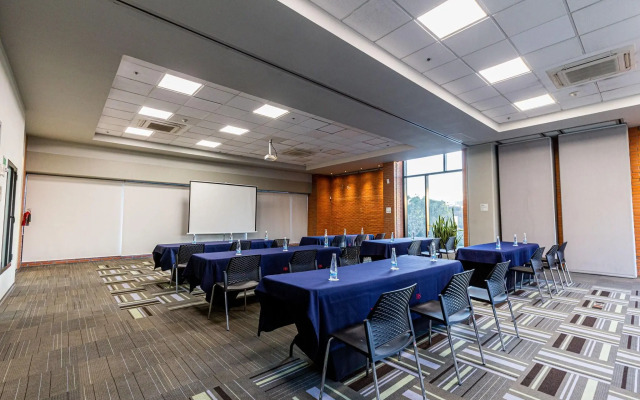 Hotel Guadalajara Country Club by HNF