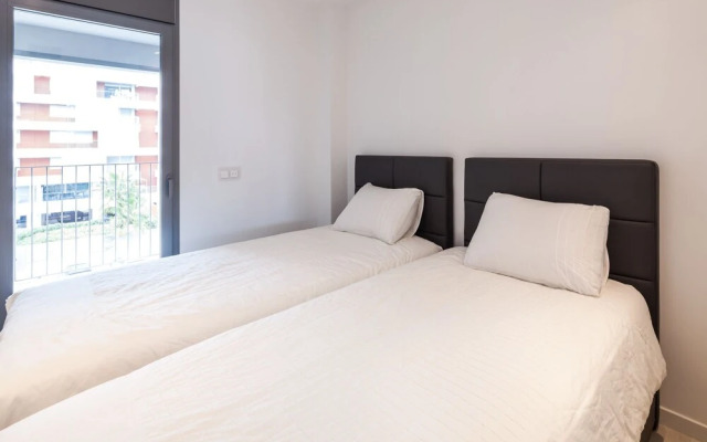 5 Star 3 Bedroom Apartment White Angel