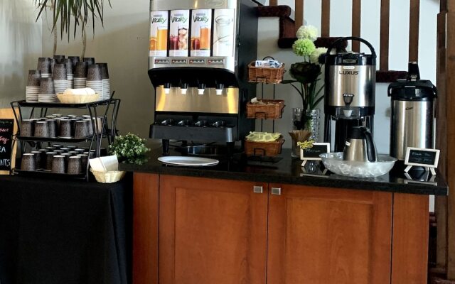 Gibsons Garden Hotel