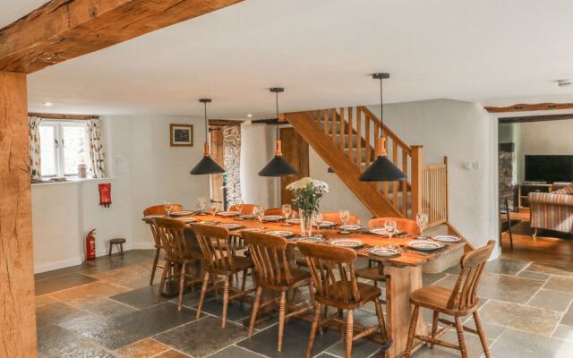 Middle Dean Farmhouse