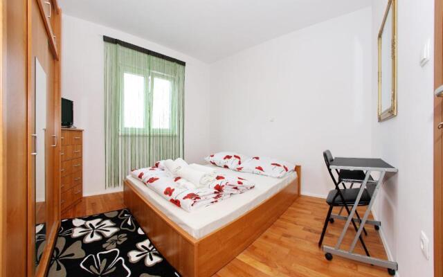 Apartment Village Nin
