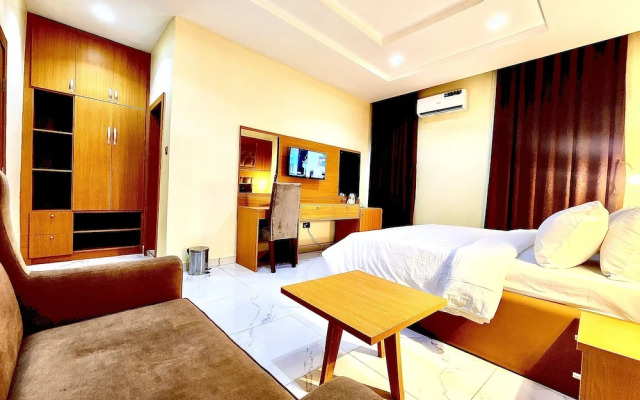 Buddiez Hotel & Resort