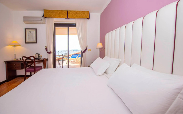 Baia Taormina Hotel