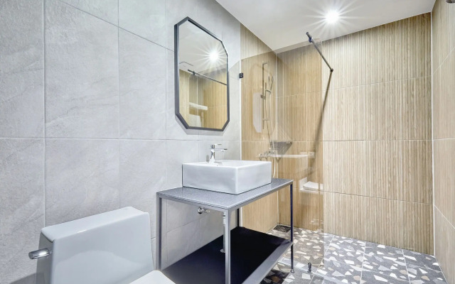 Kolon Hotel