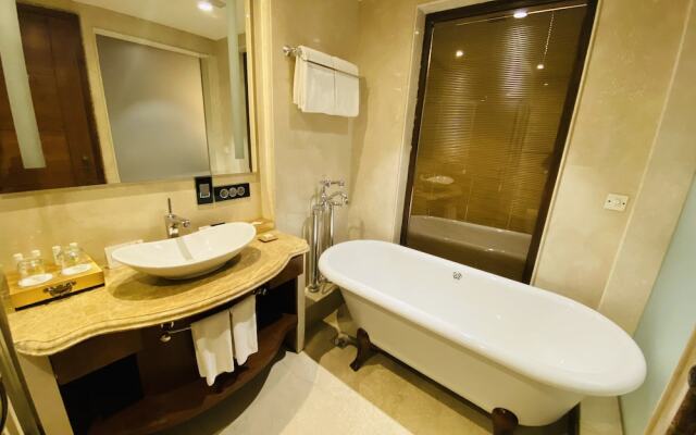Seven Seas Hotel