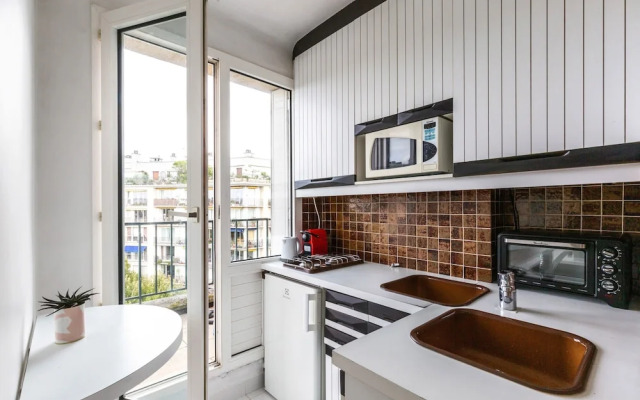 Amiral View Great 1 Bedroom Apartment in Paris