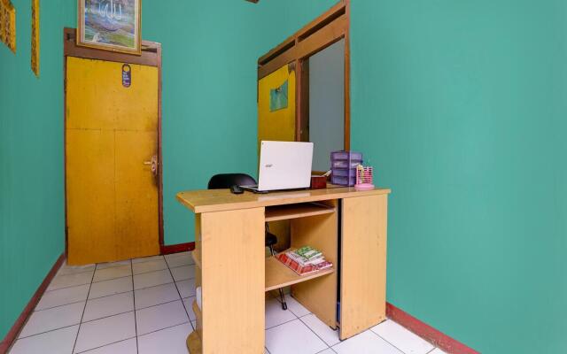 OYO 3882 Pondok Pujasera