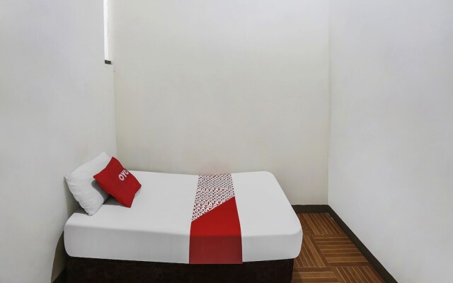 OYO 90825 Hotel Lizha 2