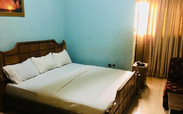 OmoLucas Hotel & Suites