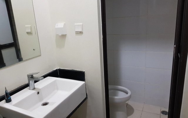 Aloha Guest House - 1 Male Only by ZUZU