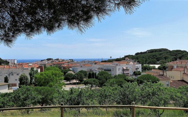 Apartment With 2 Bedrooms in Canet de Mar, With Wonderful Mountain Vie