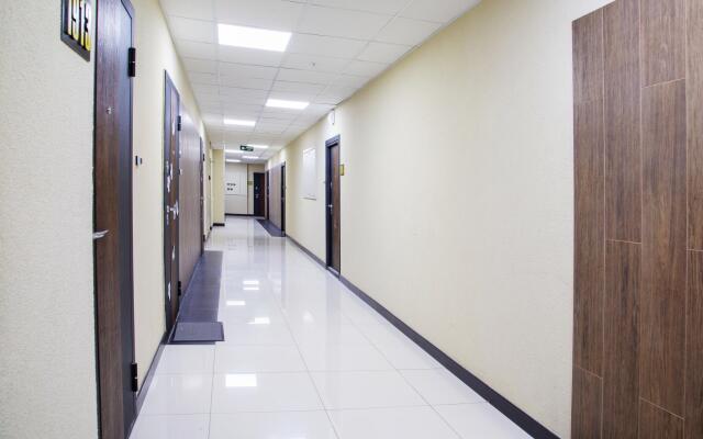 Сутки как дома на улице Сакко и Ванцетти 77