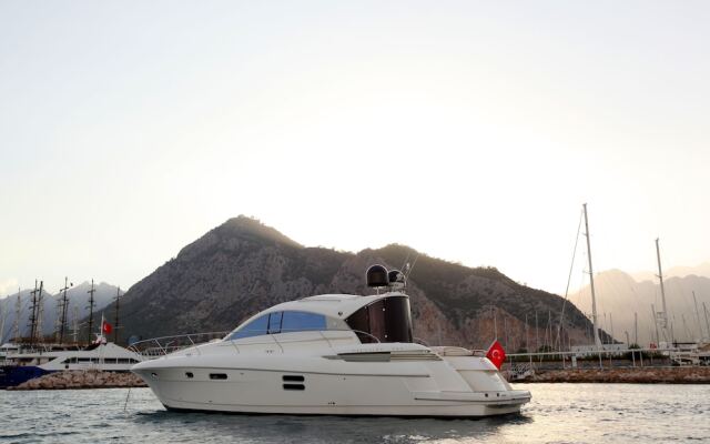 Ekimbey Yatch