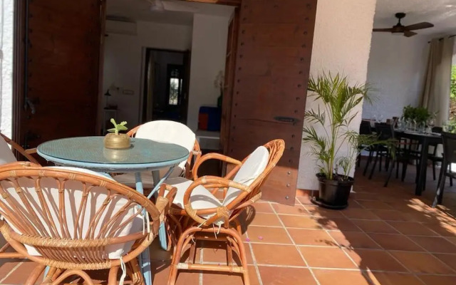 Spacious Holiday Home With Private Garden