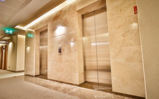 Амери Плаза