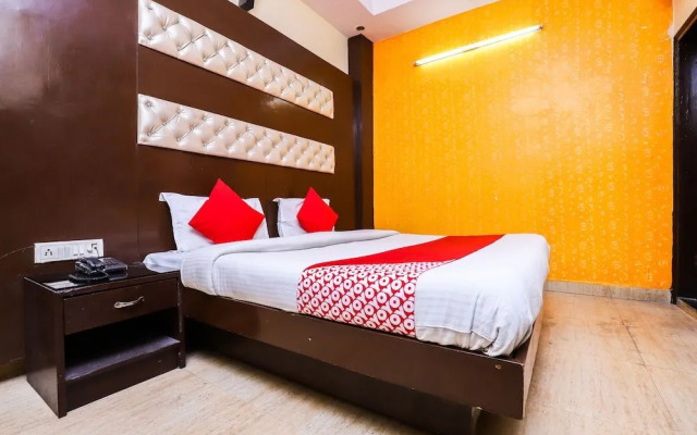 Hotel Karat 87 by OYO Rooms