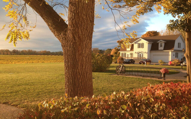 Riverbend Inn and Vineyard