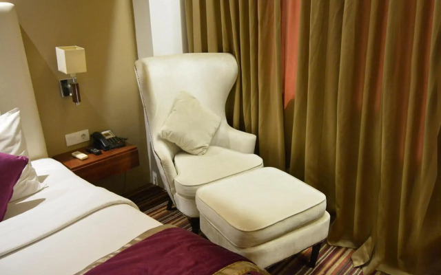 Royal Asnof Hotel