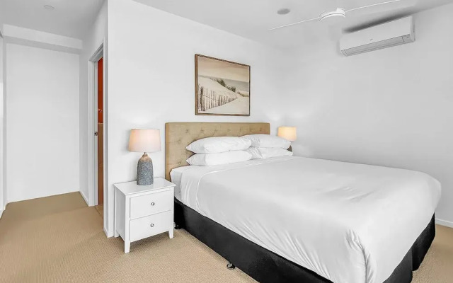 3-bed: Riverfront Alfresco Dining & Rooftop Pool