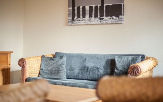 Thatched Villa With Dishwasher, sea at 1 km. in Domburg