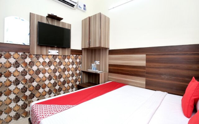 OYO 14784 Angad Residency