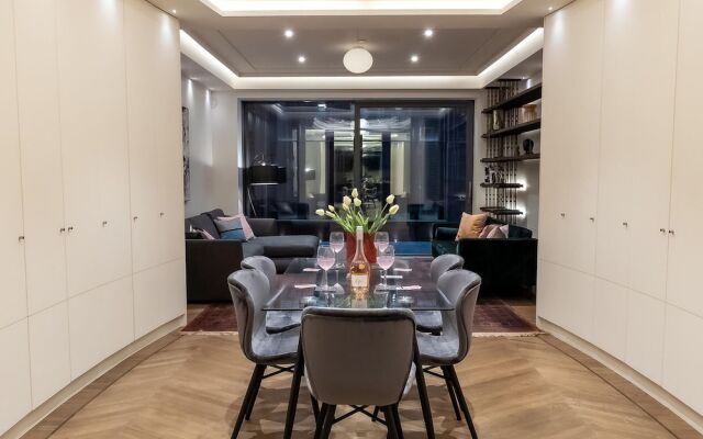 Five Bedroom Near Camden Arts Centre by Bevilla