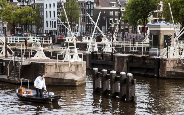 SWEETS - Amstelschutsluis