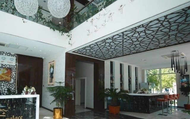 Отель Karon Palace