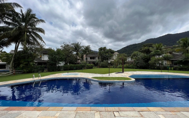 Casa Bali em Condomínio Maresias 150m do mar